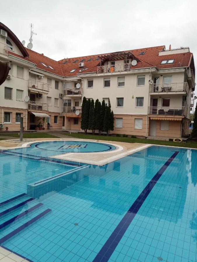 Oázis Wellness Apartman Hajdúszoboszló Exterior foto