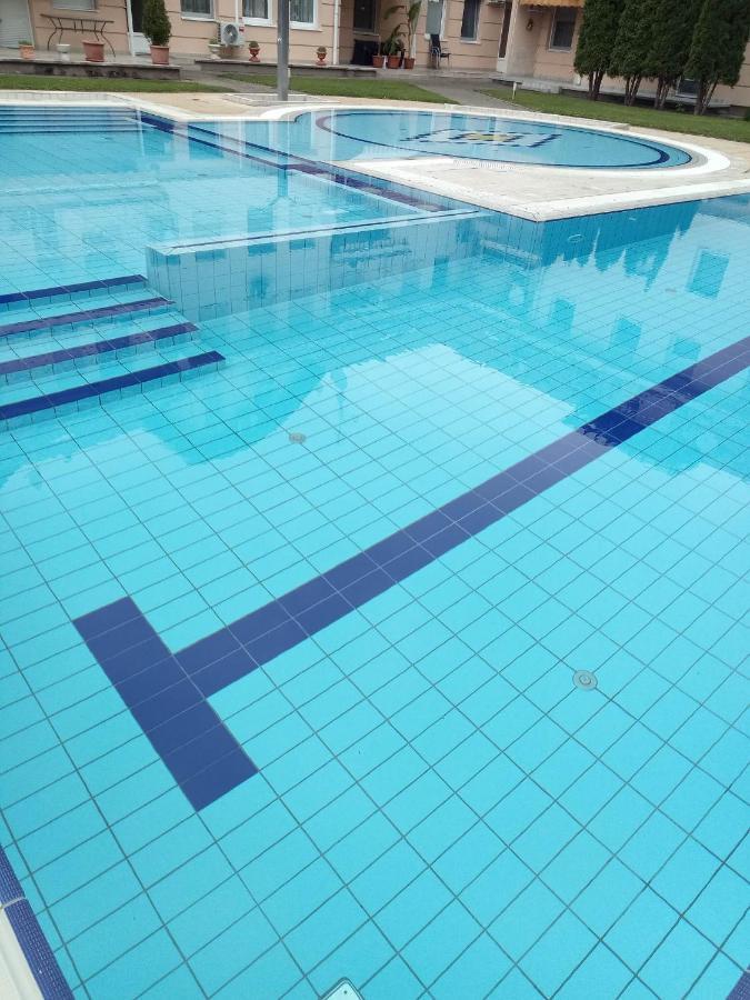 Oázis Wellness Apartman Hajdúszoboszló Exterior foto