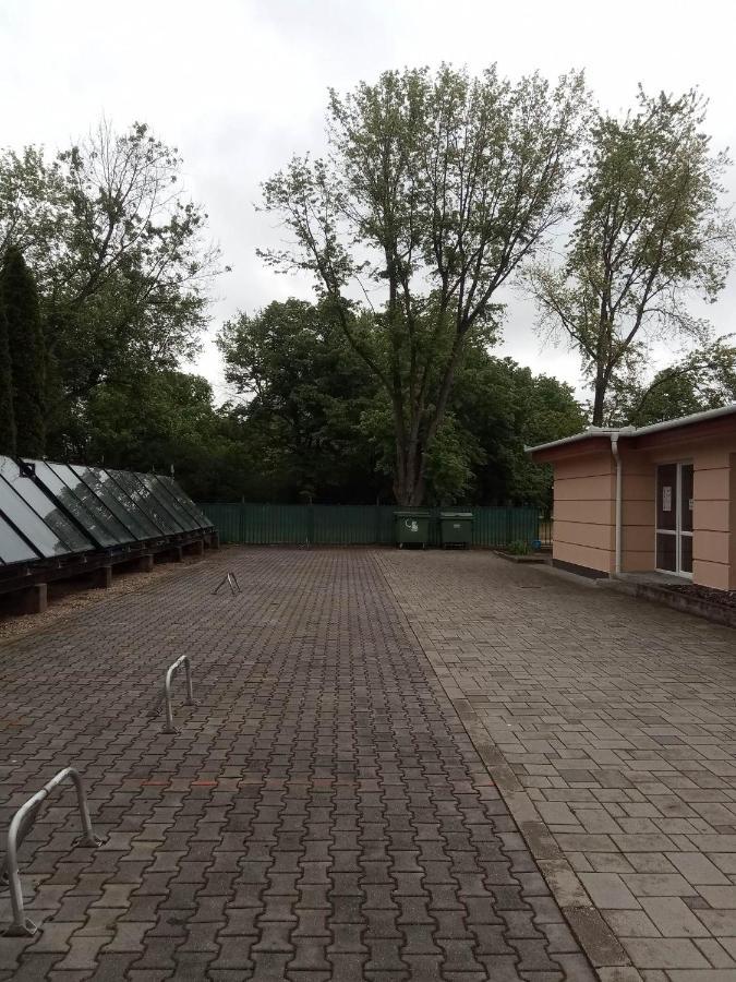 Oázis Wellness Apartman Hajdúszoboszló Exterior foto