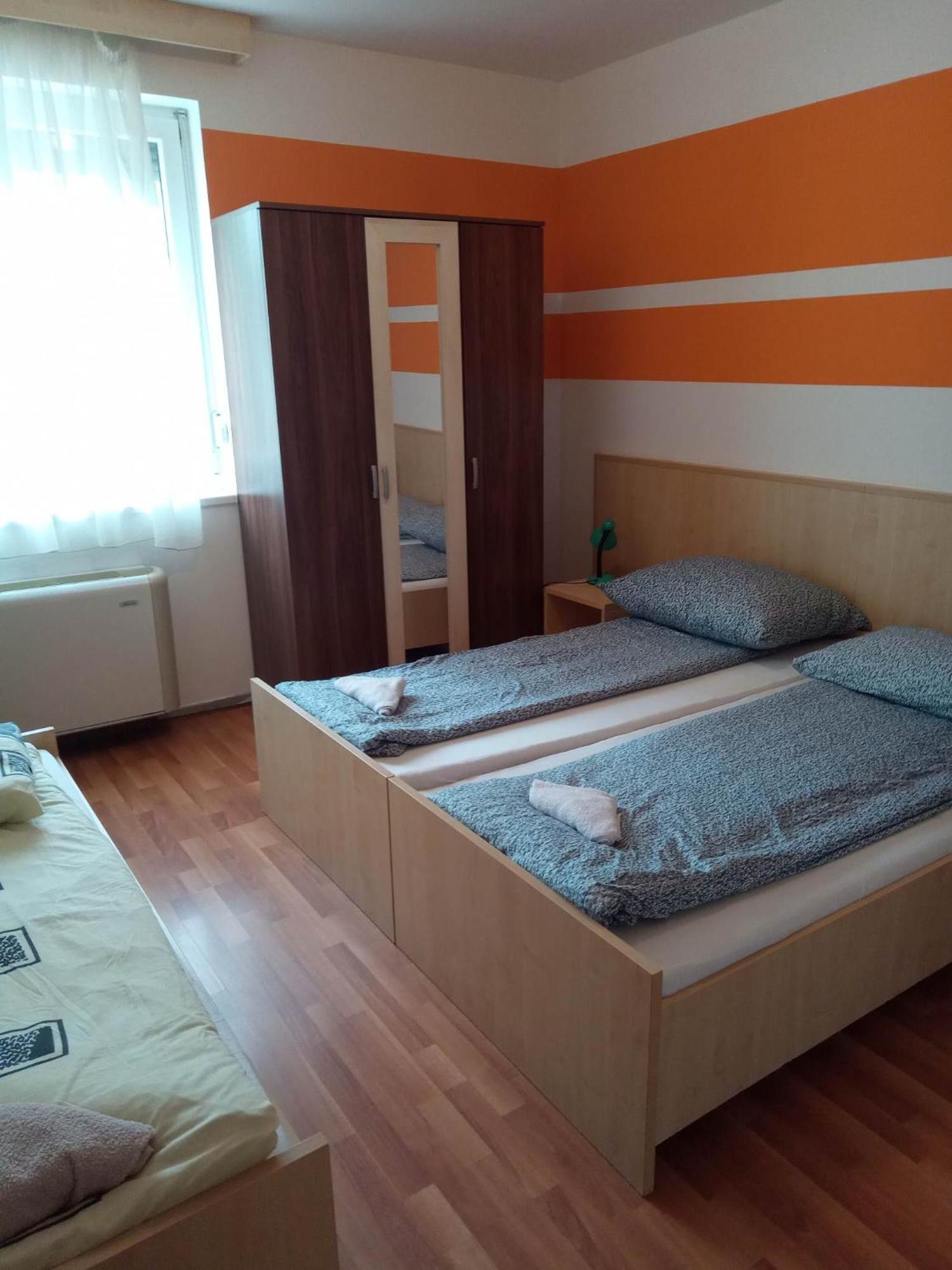 Oázis Wellness Apartman Hajdúszoboszló Habitación foto