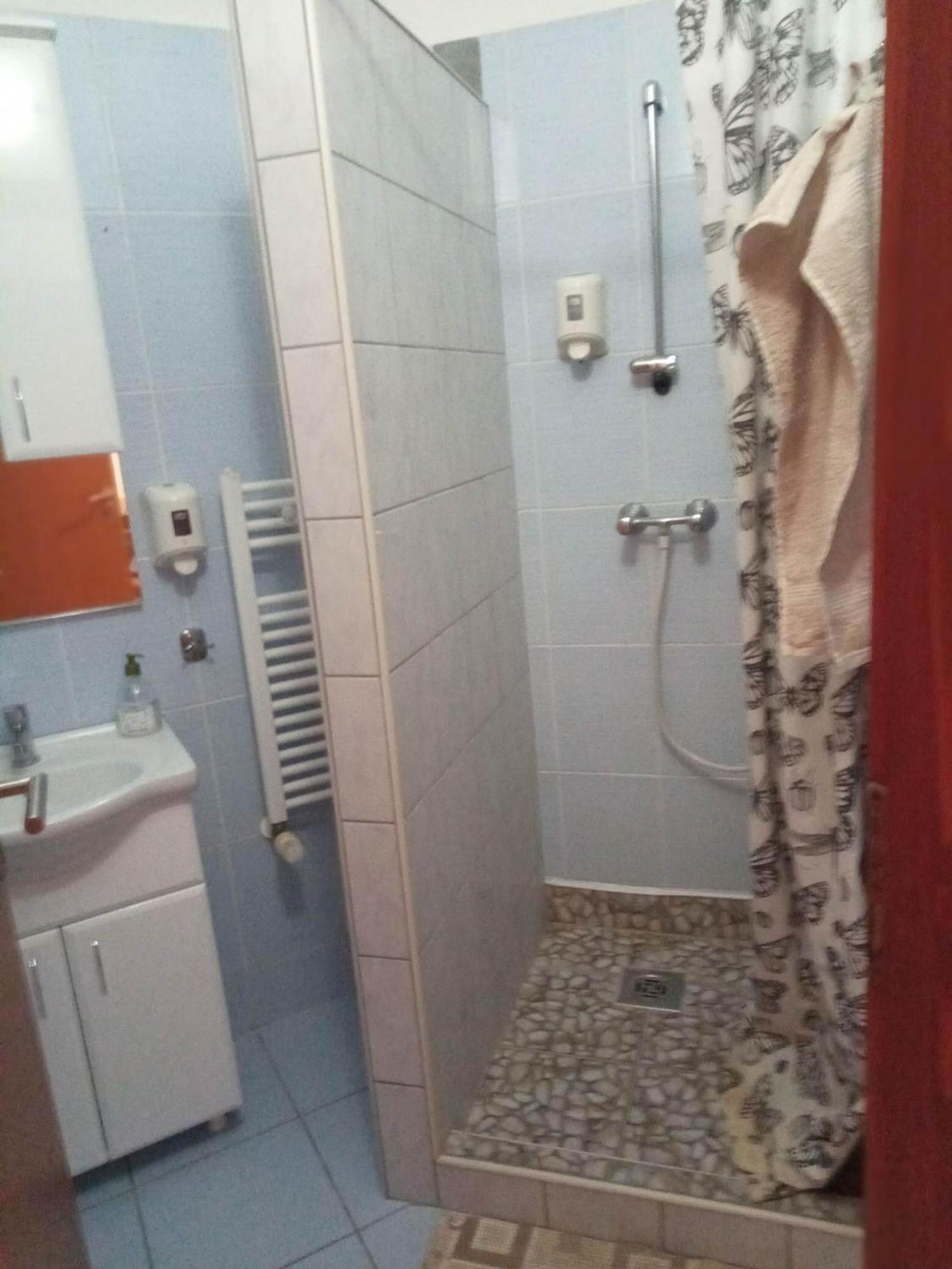 Oázis Wellness Apartman Hajdúszoboszló Habitación foto