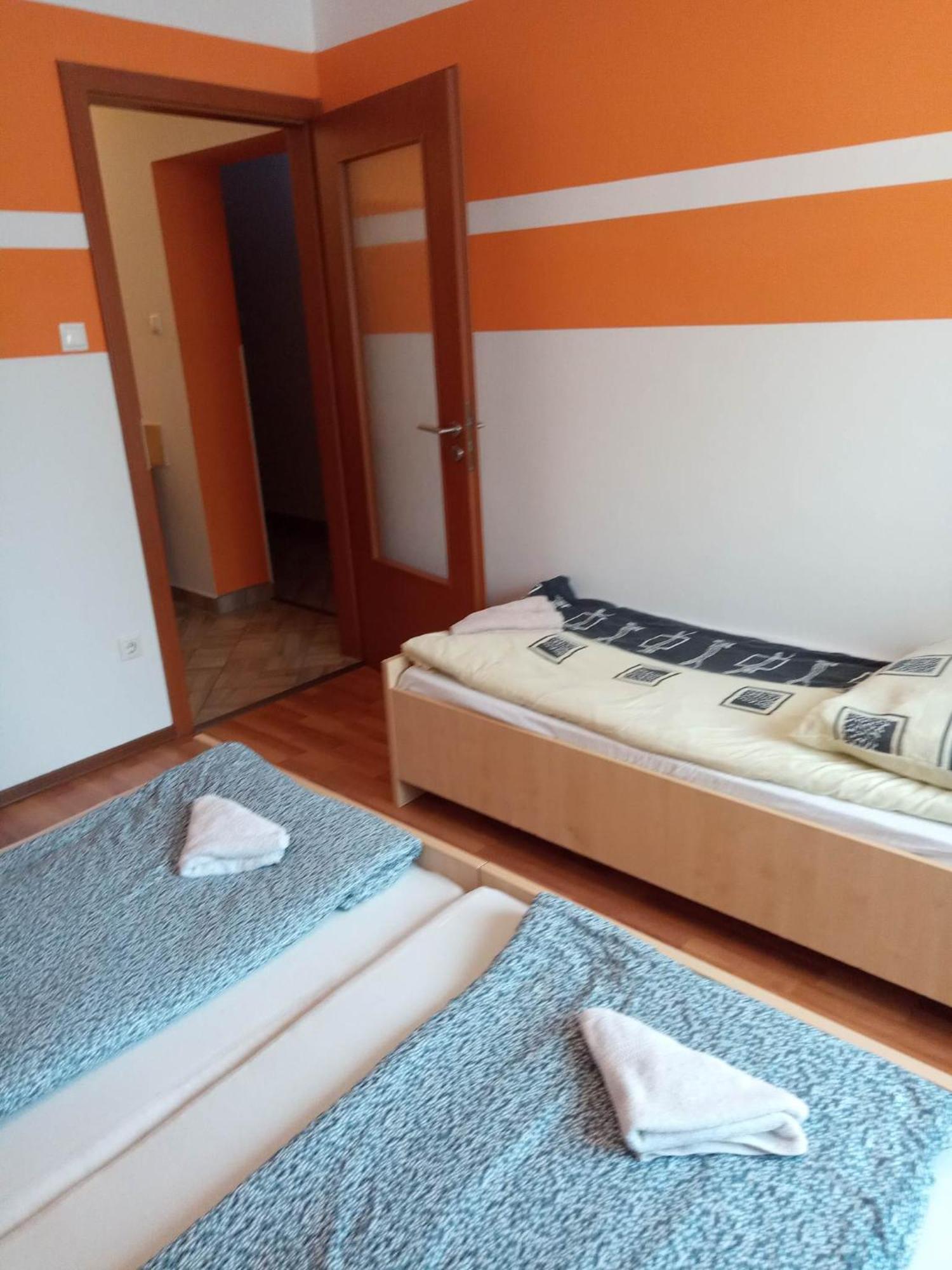 Oázis Wellness Apartman Hajdúszoboszló Habitación foto