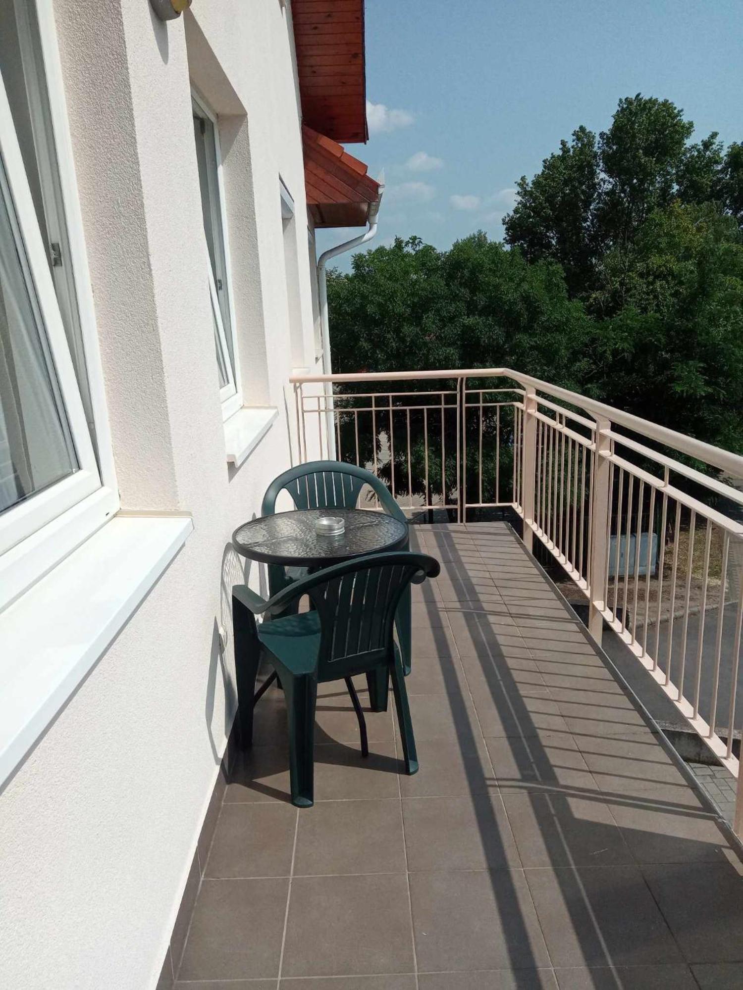 Oázis Wellness Apartman Hajdúszoboszló Exterior foto