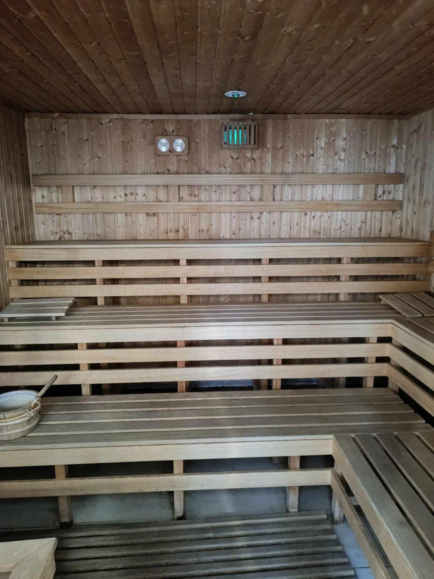 Oázis Wellness Apartman Hajdúszoboszló Exterior foto