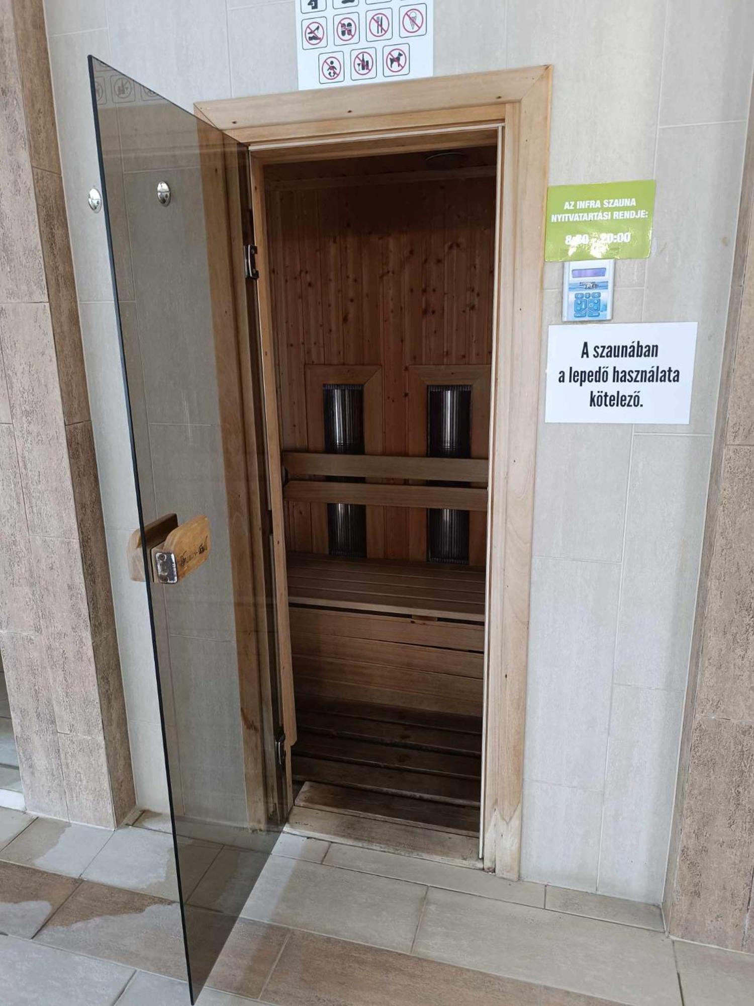 Oázis Wellness Apartman Hajdúszoboszló Exterior foto
