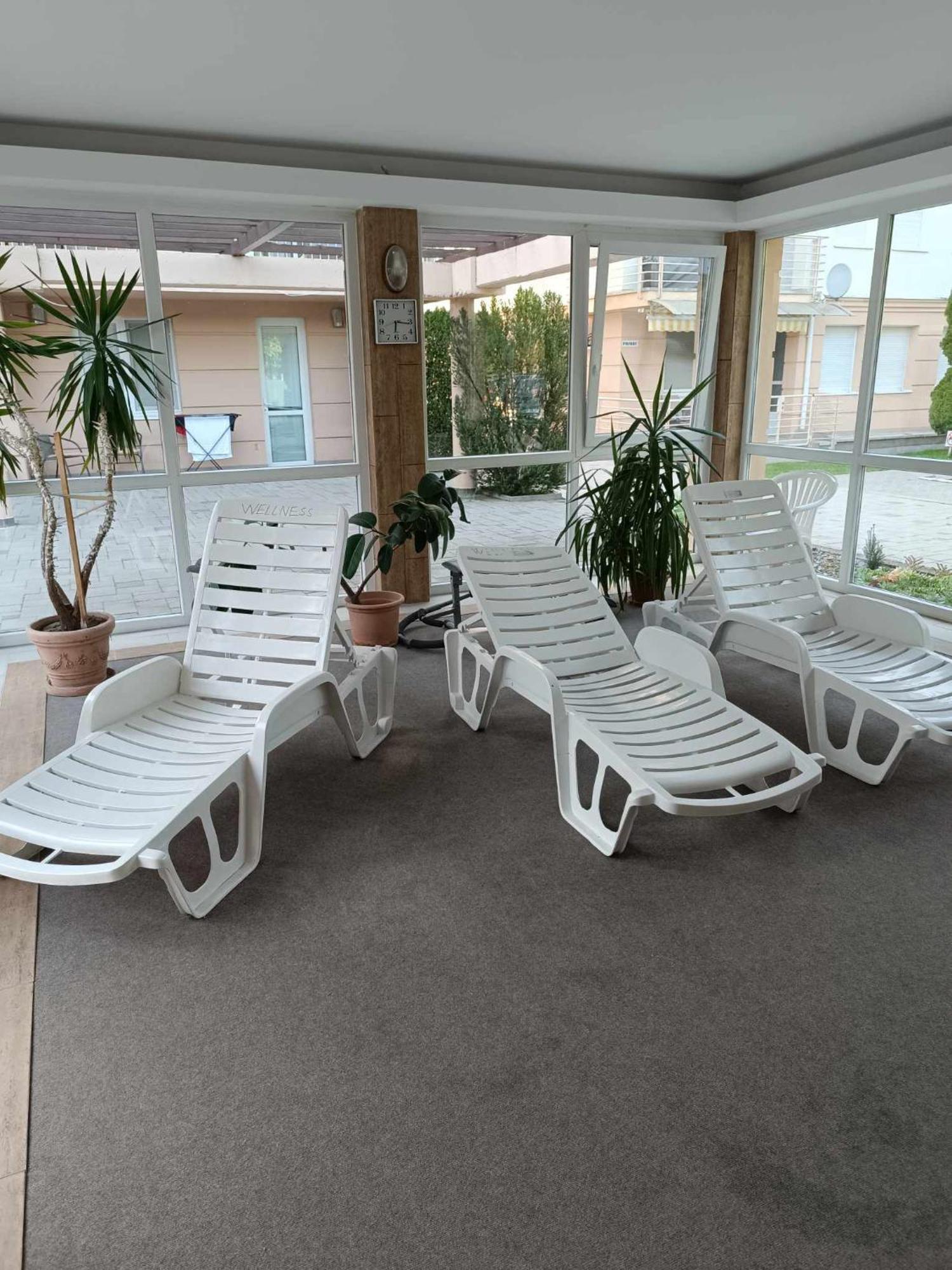 Oázis Wellness Apartman Hajdúszoboszló Exterior foto