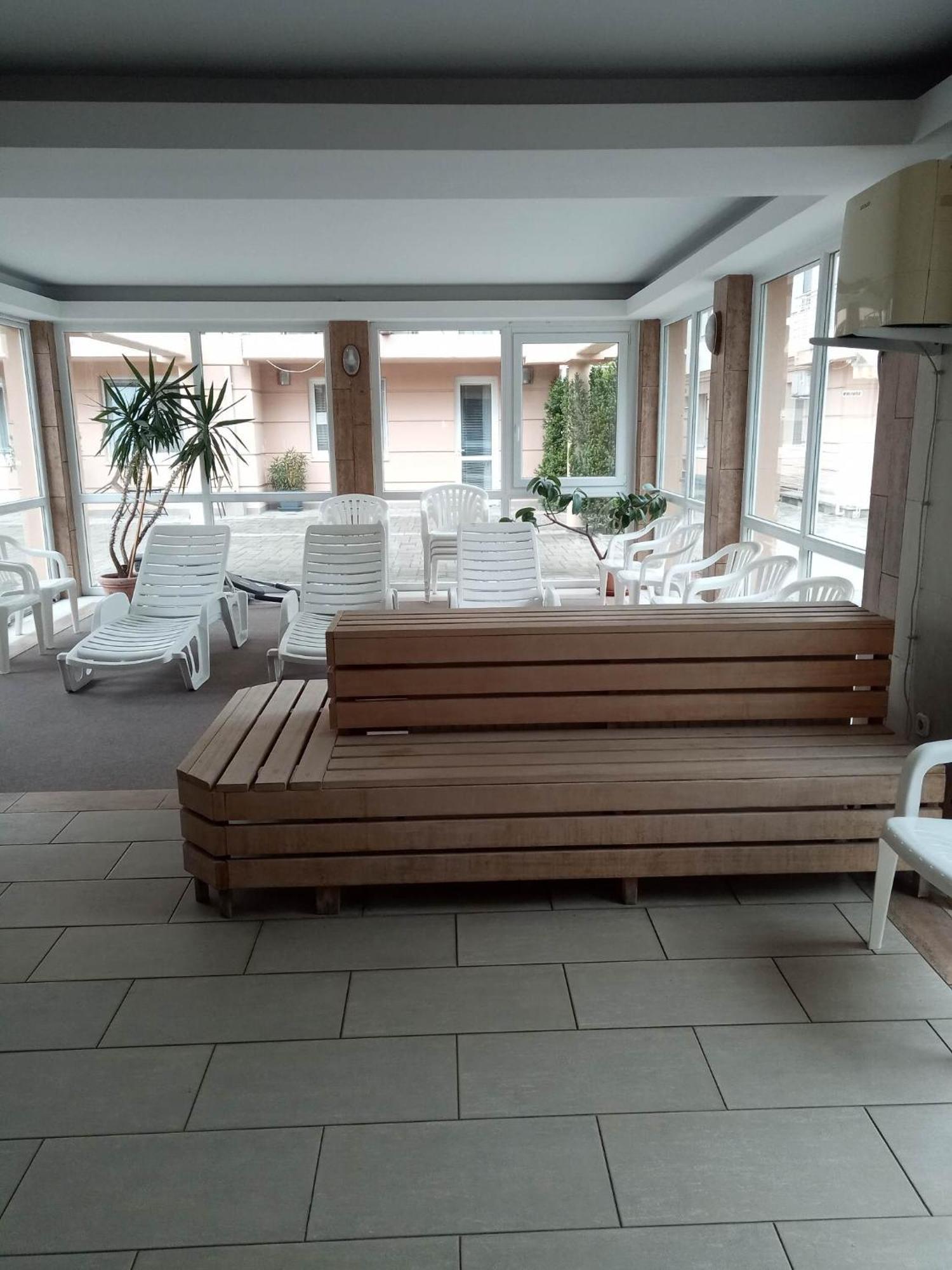 Oázis Wellness Apartman Hajdúszoboszló Exterior foto